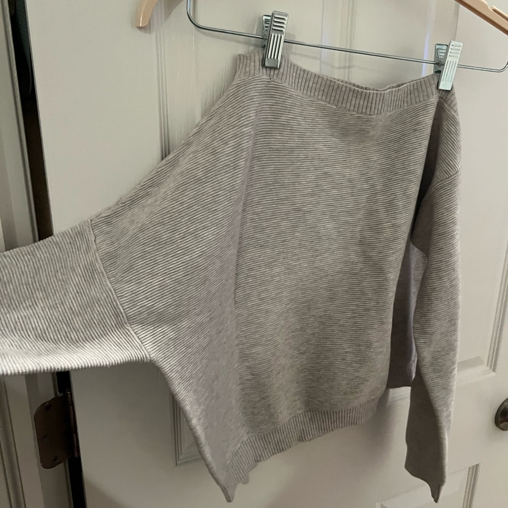Hoodless cropped sweatshirt